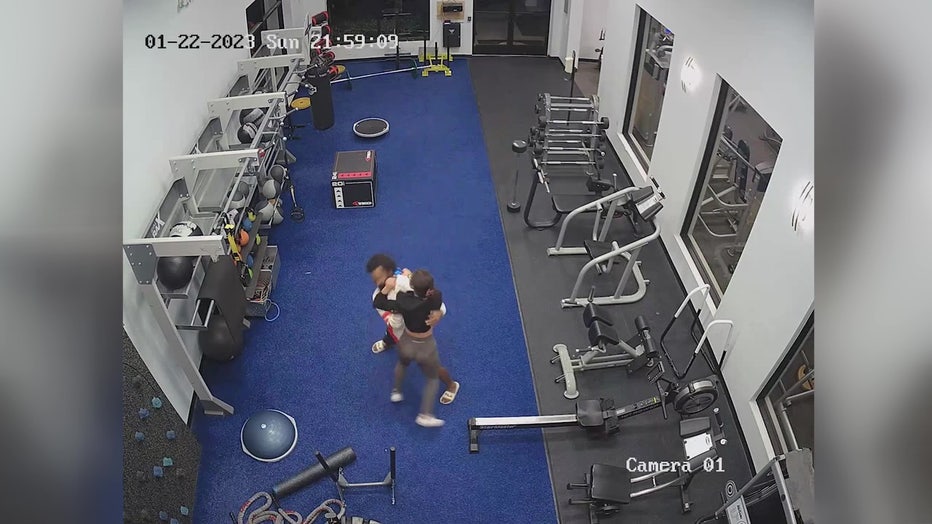 Gym Force Sex - Watch: Tampa woman fights off attacker inside gym at apartment complex
