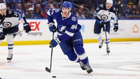 Neiderreiter, Barron score in 2nd, Jets beat Lightning 3-2