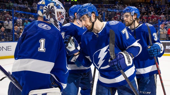 Lightning rally in the third period, beat Canadiens 5-3