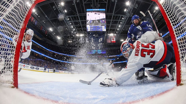 Pat Maroon scores twice in 3rd, Lightning beat Capitals 5-1