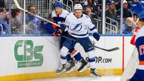 Islanders score 4 times in 2nd period to down Lightning 6-1
