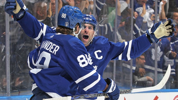 Tavares, Marner lead Maple Leafs past Lightning, series tied