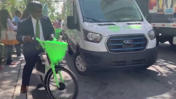 St. Pete mayor test drives new electric bike hitting city streets next week