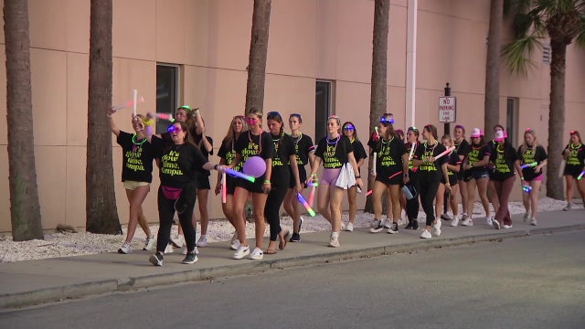 'Neon Nights' helps shine light on mental health at UT's campus