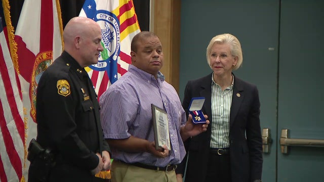 Mons Venus security guard who stopped suspect from getting inside with a gun honored by Tampa police