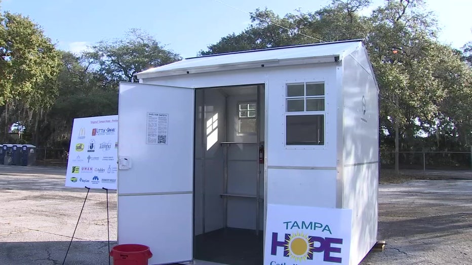 The tiny homes are equipped with electricity, heating, and bedding. 