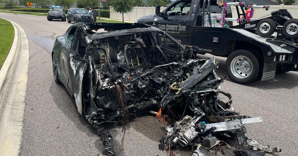 Tesla crashes into Florida homes after barreling through fence at high ...