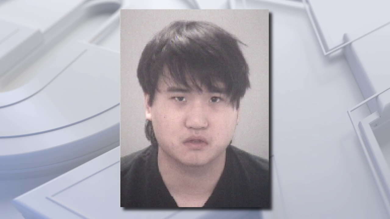 Wesley Chapel man accused of threatening to ‘shoot up’ former university in Illinois