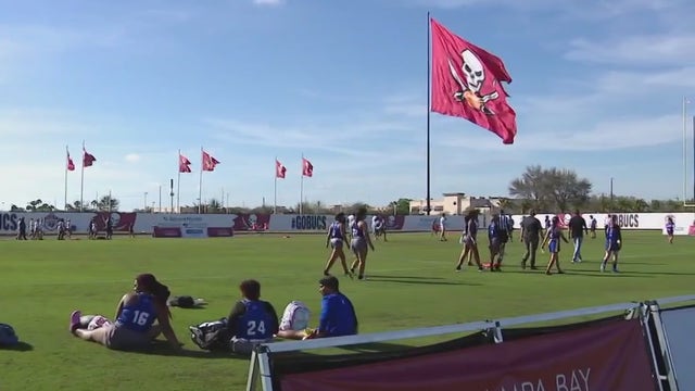 Bucs lend indoor facility to Robinson Flag Football team