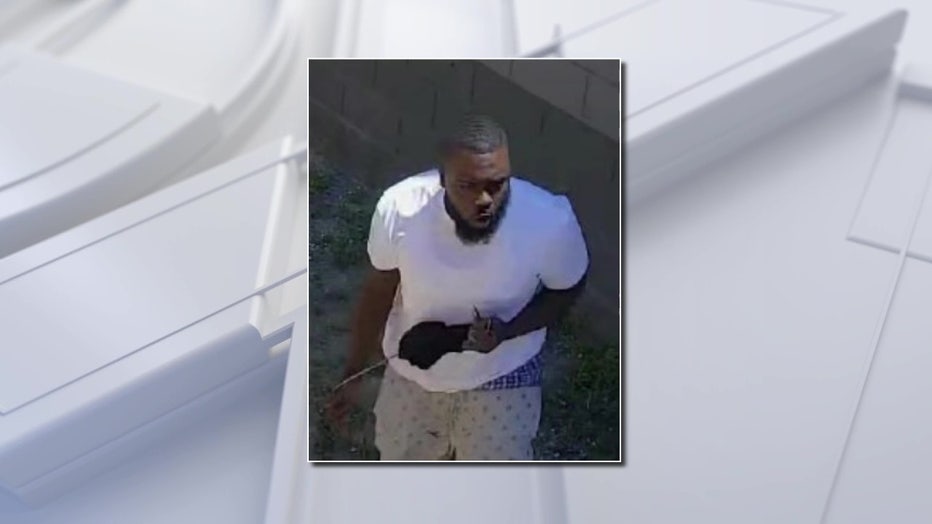 Suspect accused of robbing a Tampa letter carrier. Image is courtesy of the U.S. Postal Inspection Service. 