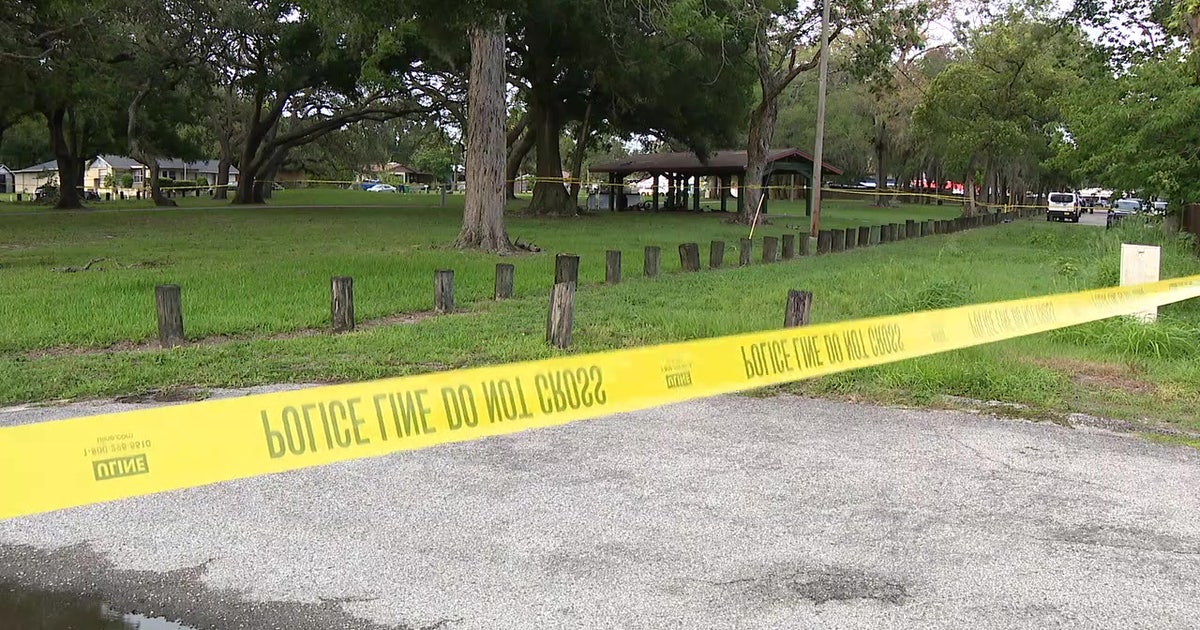 Tampa police searching for suspect following fatal shooting | FOX 13 ...