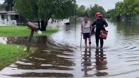 Why don’t people evacuate during a hurricane warning?