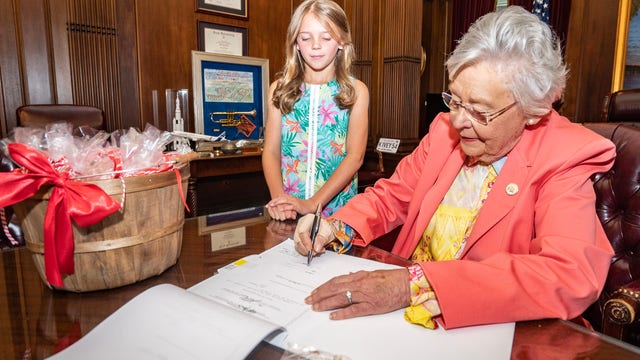 Fourth grade student creates Alabama's state cookie