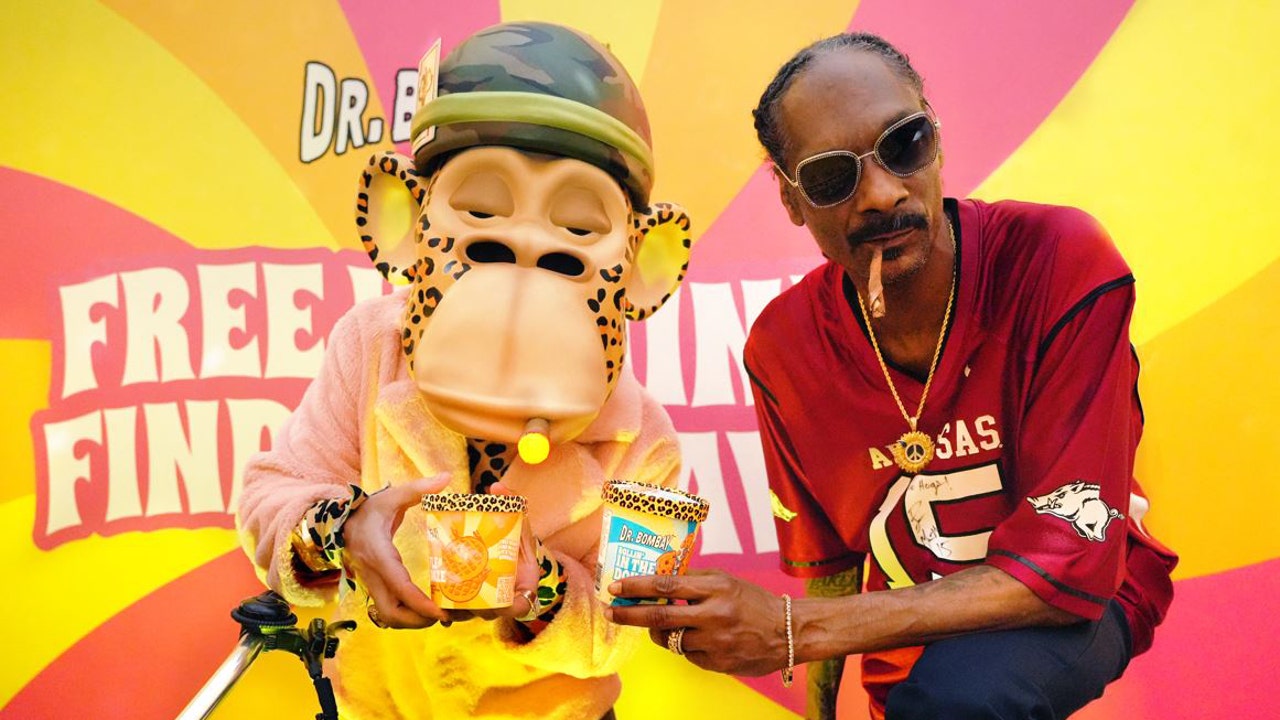 Blast Snoop Dogg 大型販促POP 立て看板 ディスプレイ Snoop Dogg launches new ice cream line at Walmart | FOX 13 Tampa Bay