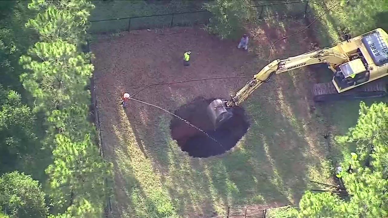 Seffner sinkhole: Crews begin filling in deadly sinkhole that