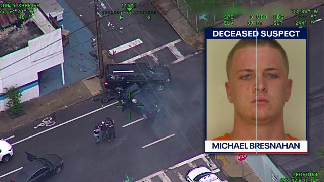 Video: Armed stabbing suspect killed in shootout with police after chase, crash in Tampa