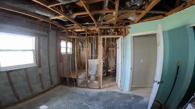 Englewood couple hires attorney during insurance dispute over Hurricane Ian damage