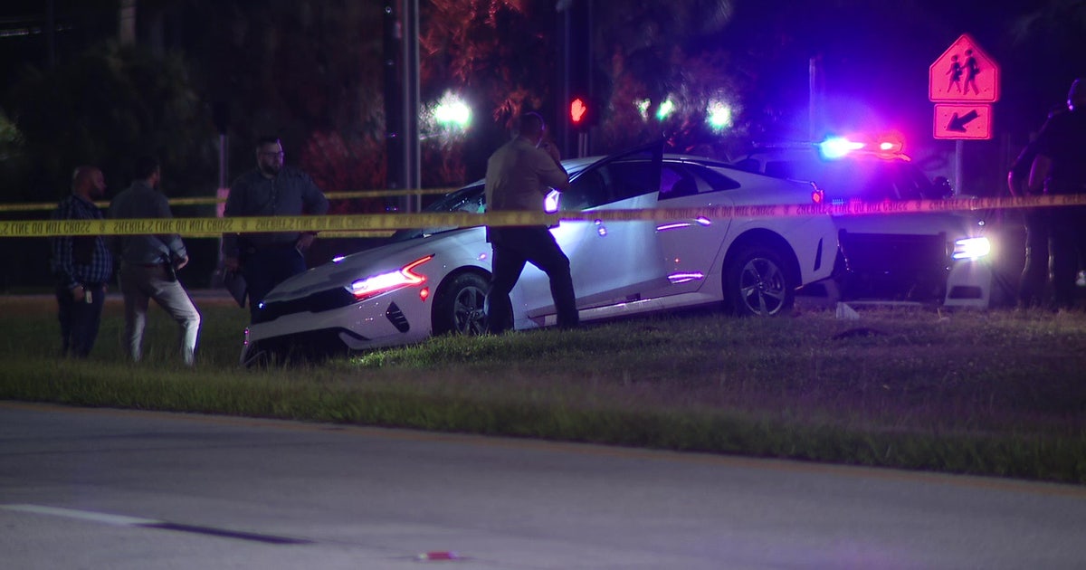 Polk County deputies investigating a death, related traffic crash | FOX