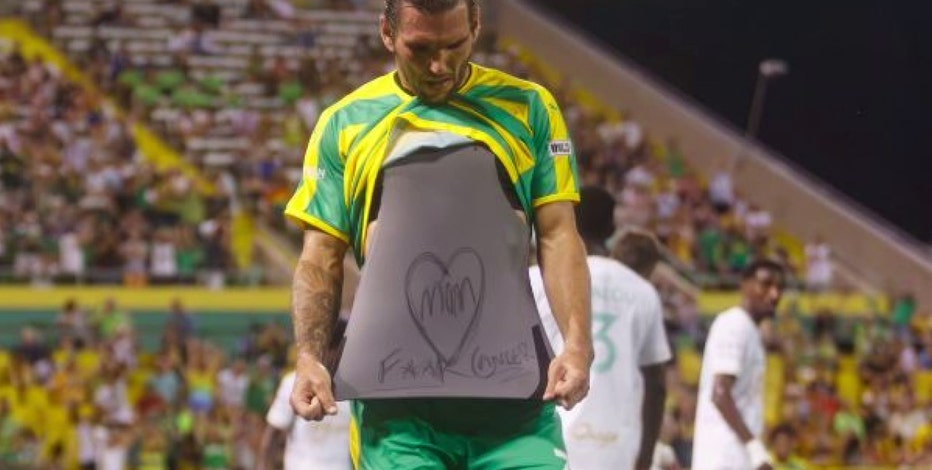 Rowdies defenseman celebrates first goal with mom battling cancer