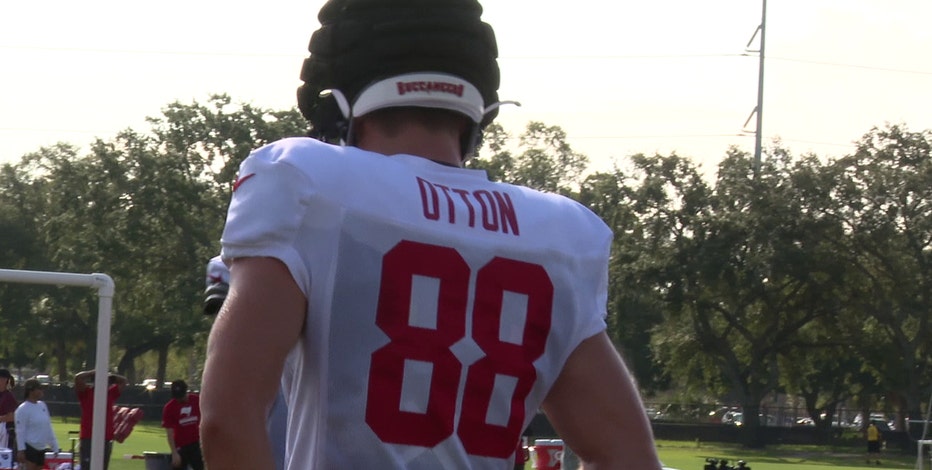 Cade Otton Leads NFL's Youngest TE Group