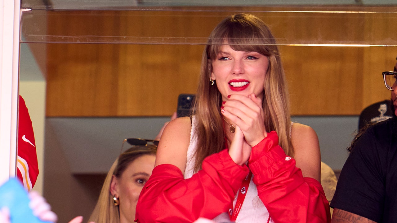 Travis Kelce jersey sales skyrocket after Taylor Swift attends