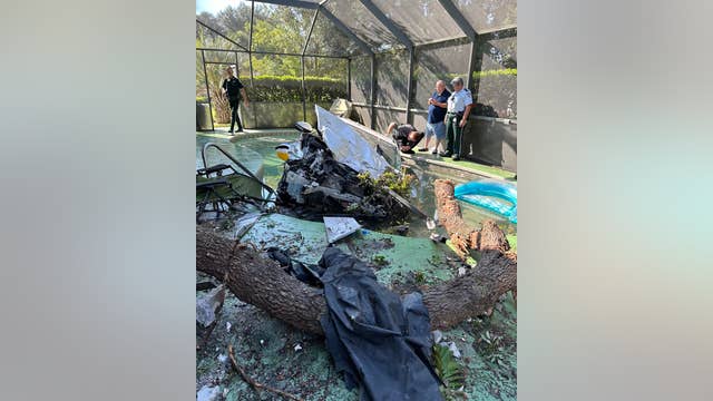 Driver hospitalized after car crashes into home, pool in Spring Hill