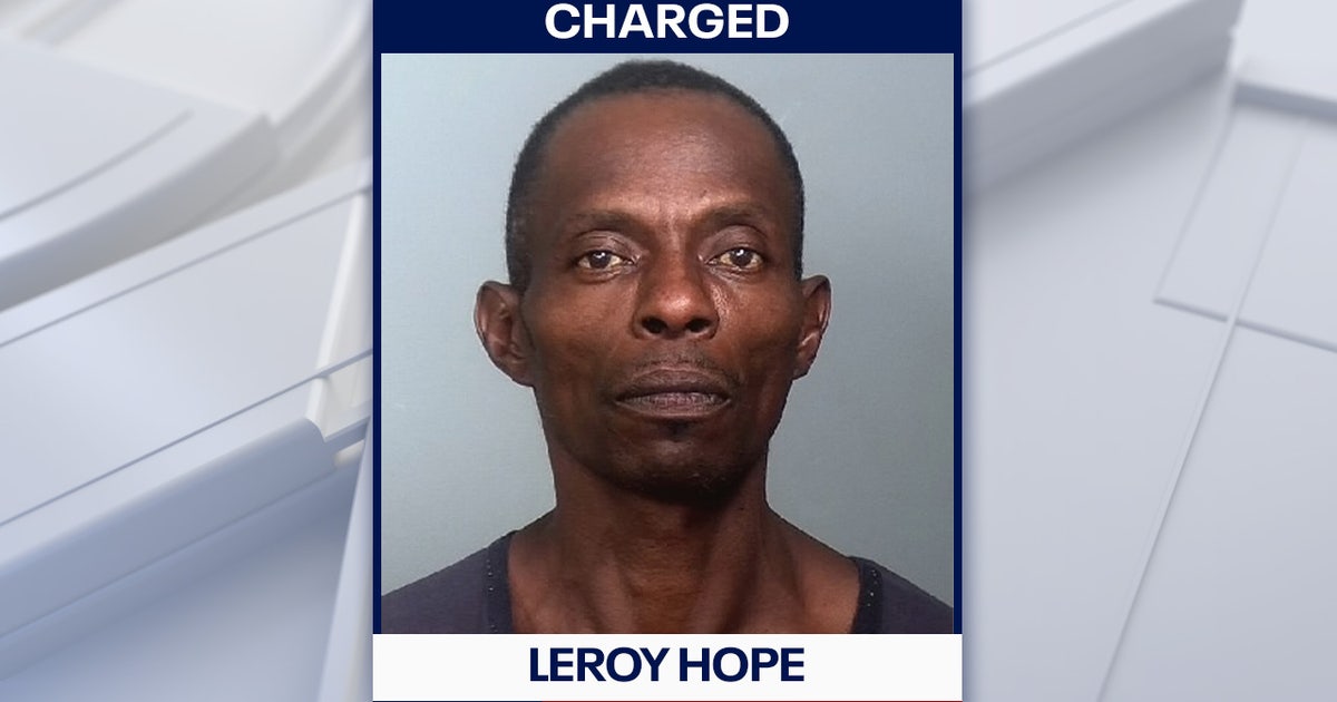 Man dies after being shot while riding bike in Palmetto, suspect ...