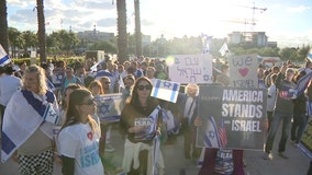 'The people of Israel live': Hundreds rally in solidarity with Israel at Curtis Hixon Park