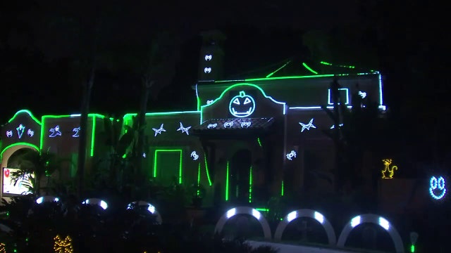 South Tampa tradition returns for Halloween, Christmas light shows in final year