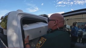 Pinellas County Sheriff's Office makes special deliveries for Thanksgiving