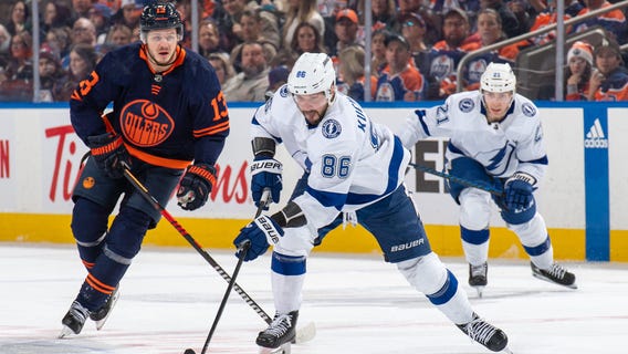 Steven Stamkos scores 4 goals, Lightning end Oilers’ winning streak at 8 with 7-4 victory
