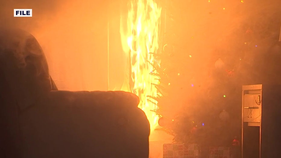 File: Christmas tree fire