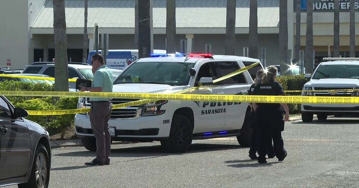 Search underway for suspect in shooting at Sarasota shopping plaza ...