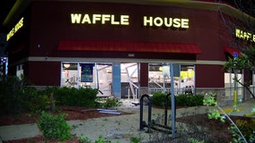 Driver crashes into Lakeland Waffle House: LPD