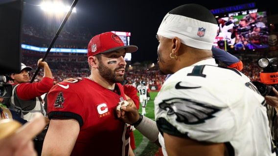 Bucs upstage Eagles with unexpected game plan during Wild Card matchup