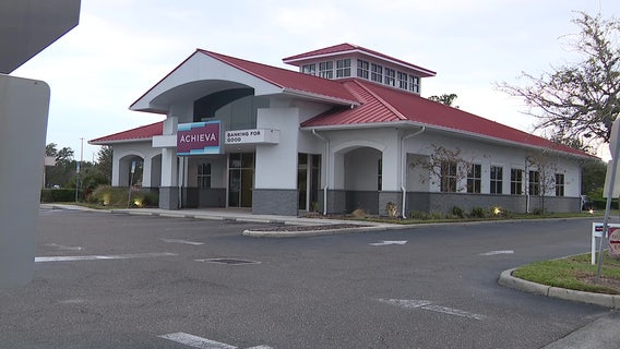 Police: 2 victims robbed at gunpoint at Pinellas Park ATM, suspect on the run