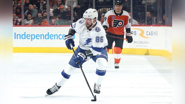 Nikita Kucherov scores 3 times as the Lightning beat the Philadelphia Flyers 6-3