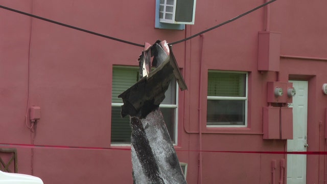 St. Pete apartment complex left with major damages after EF-0 tornado rips roof off building