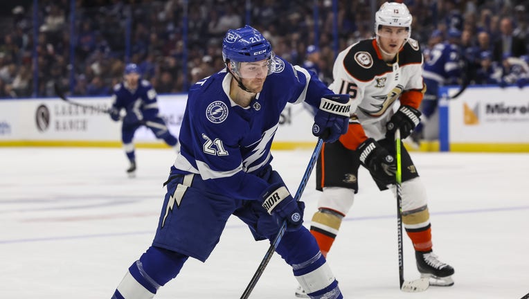 TAMPA, FL - JANUARY 13: Brayden Point #21 of the Tampa Bay Lightning against the Anaheim Ducks during the first period at Amalie Arena on January 13, 2024 in Tampa, Florida. (Photo by Mark LoMoglio/NHLI via Getty Images)