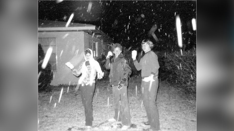 Teens hold snowballs on Jan. 19, 1977. Image is courtesy of Thomas Kaspar. 