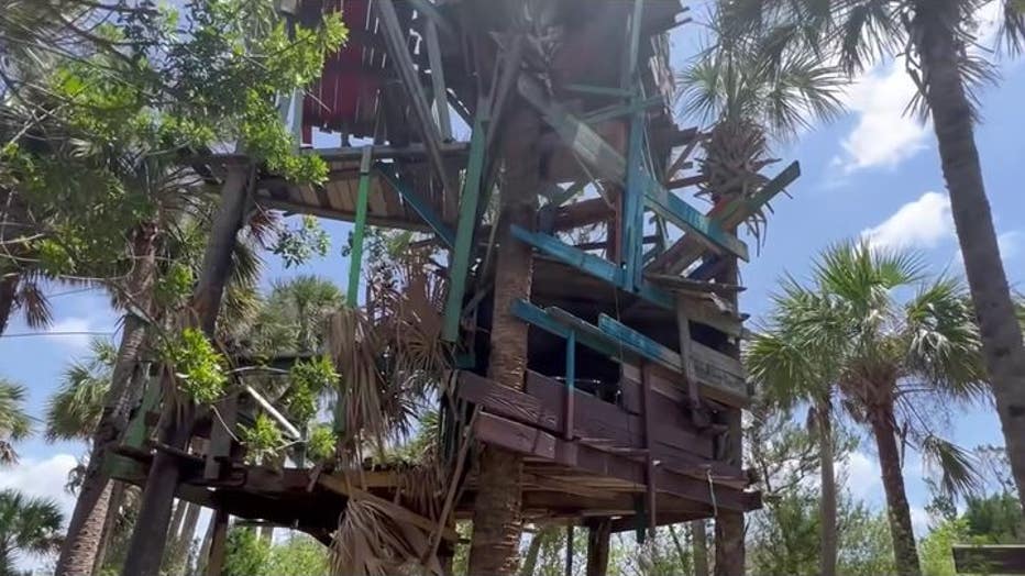 A tree house on an island near the Dunlawton Bridge in Port Orange, Florida, where squatters have built a camp. (Volusia Sheriff's Office)