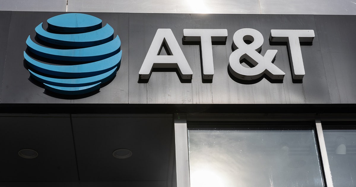 AT&T phone outage: Service restored after users lost cell service | FOX ...