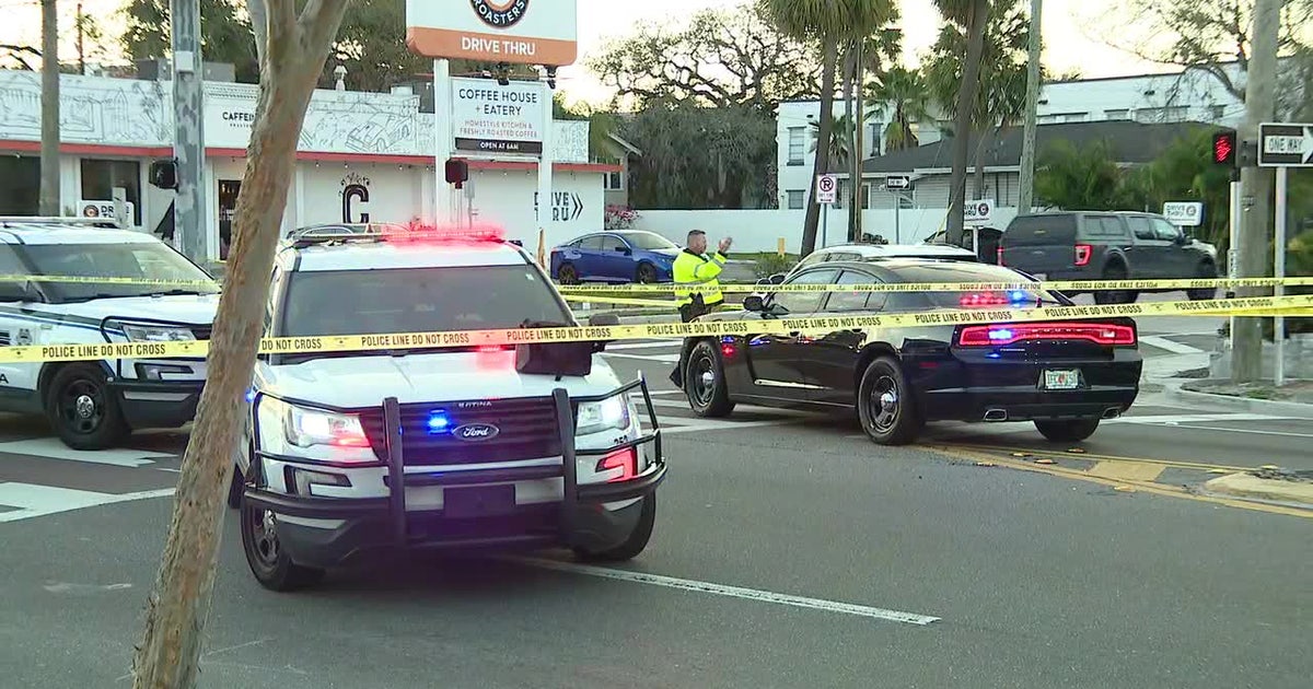 1 dead, road closed after Tampa crash: Police | FOX 13 Tampa Bay