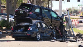 Accused red-light runner causes multi-vehicle crash that seriously injured pedestrian in St. Pete: SPPD