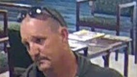 Deputies searching for Sarasota bank robber who demanded money and ran