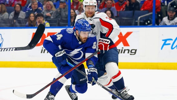 T.J. Oshie departs Capitals’ 5-3 win over Tampa Bay Lightning with non-contact injury