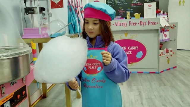 Cotton Candy Palace in Tampa offers over 40 flavors