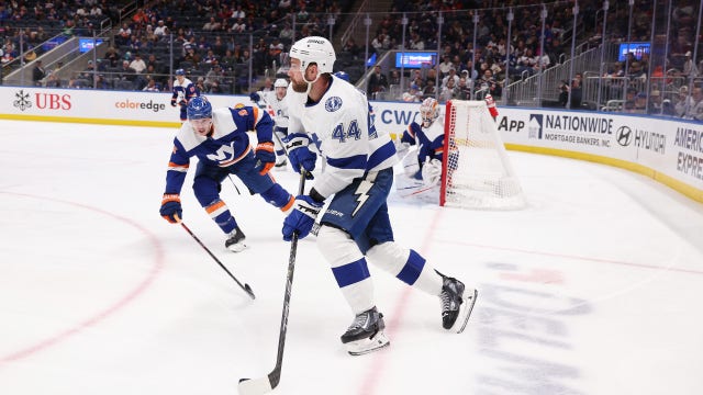 NHL points leader Nikita Kucherov’s 3-point effort helps Lightning past Islanders 4-2