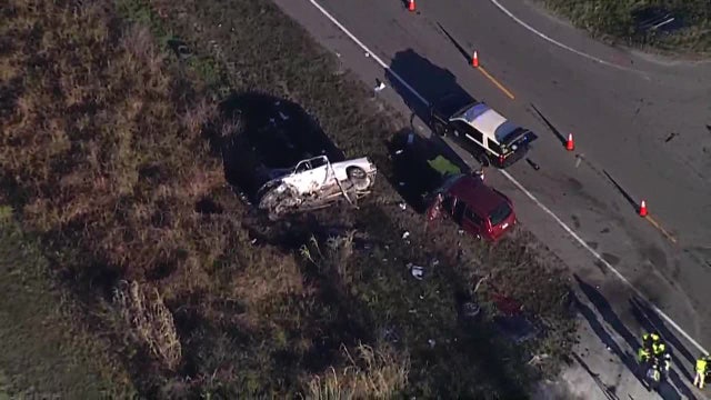 1 killed in early-morning crash in Manatee County