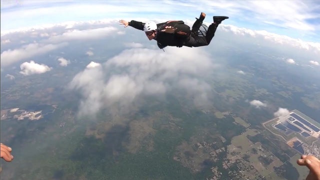 Parapelegic veteran thankful for opportunity to skydive